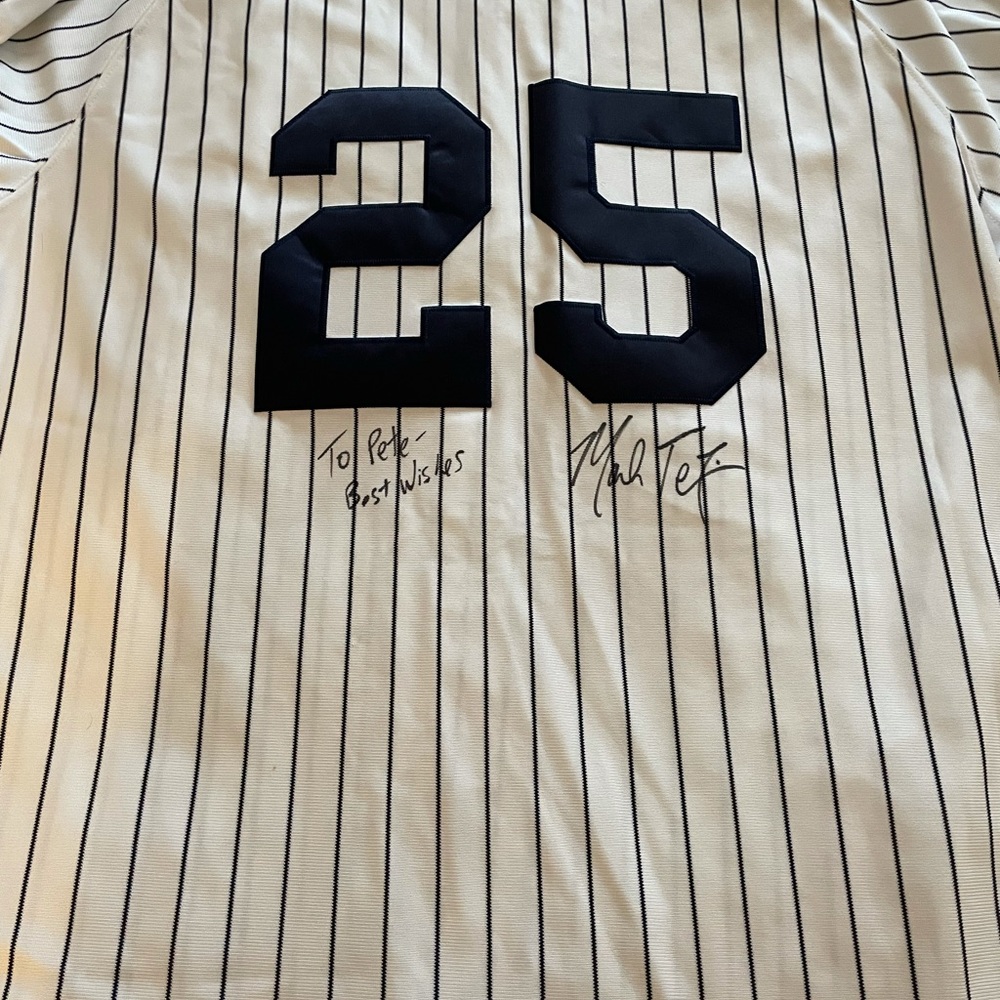Signed Yankees Jersey 25 Mark Teixeira